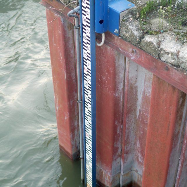 staff gage - river water level